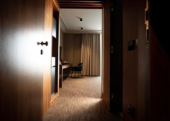 Select Hill Resort