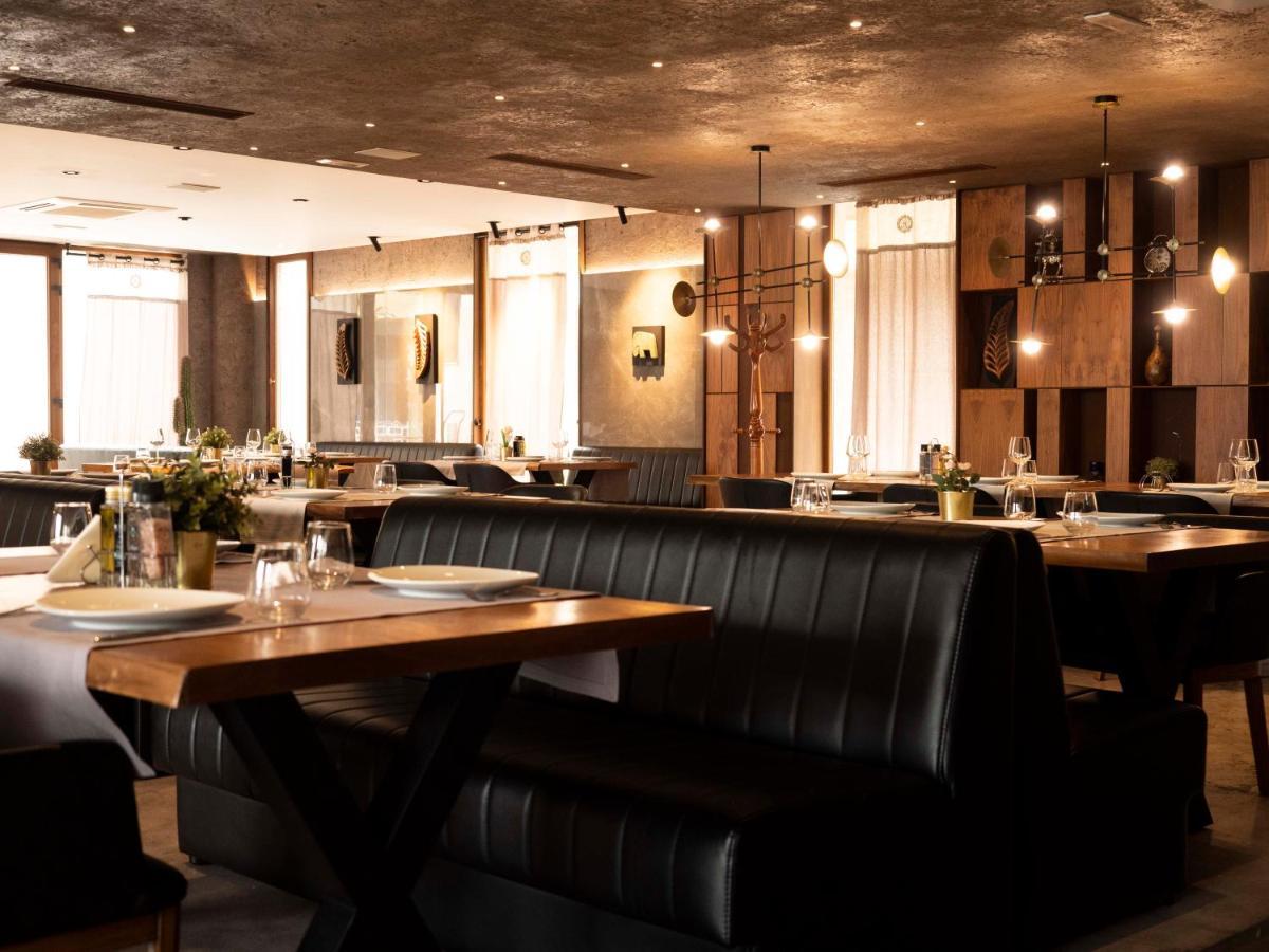 Select Hill Hotel Linze